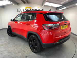 2019 Jeep Compass 1.6l 5dr 118 Bhp in Red — image 3