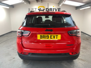 2019 Jeep Compass 1.6l 5dr 118 Bhp in Red — image 4