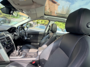 2017 Land Rover Discovery Sport Td4 Se Tech in White — image 2