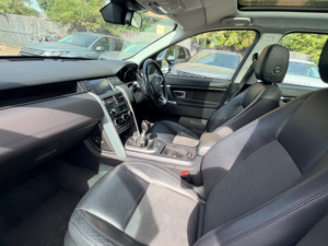 2017 Land Rover Discovery Sport Td4 Se Tech in White — image 6