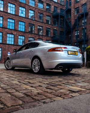 2011 Jaguar Xf 3.0d V6 Premium Luxury Saloon 4dr Diesel Auto Euro 5 (240 Ps) in Silver — image 6