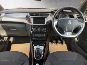 2017 Ds Automobiles Ds 3 1.2 Puretech Chic in Yellow — image 2