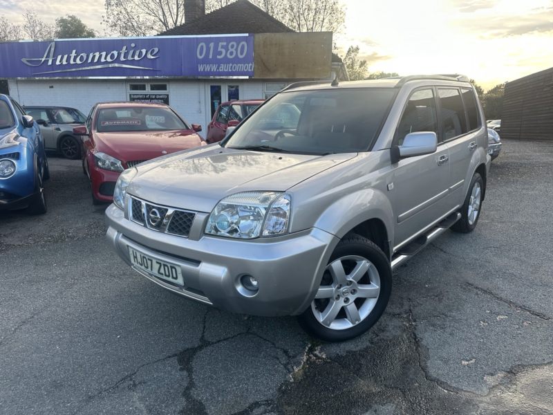 2007 Nissan X-Trail 2.5 I Columbia in Silver — image 1