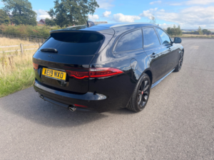 2019 Jaguar Xf 2.0i R-Sport Gpf Sportbrake 5dr Petrol Auto Euro 6 (s/s) (250 Ps) in Black — image 6