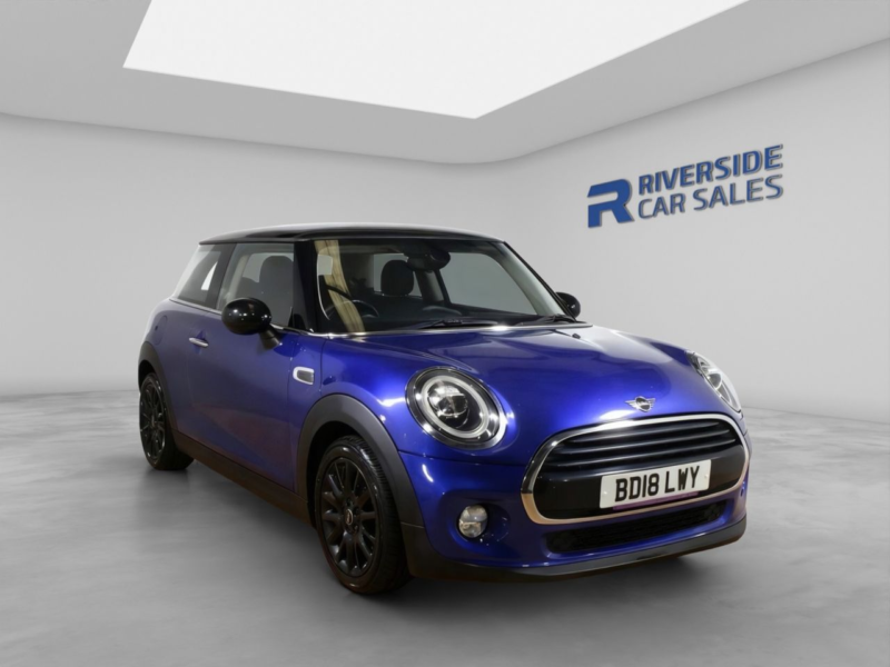 2018 MINI Hatch 1.5 Cooper Hatchback 3dr Petrol Steptronic Euro 6 (s/s) (136 Ps) in Blue — image 1