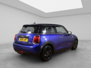 2018 MINI Hatch 1.5 Cooper Hatchback 3dr Petrol Steptronic Euro 6 (s/s) (136 Ps) in Blue — image 5