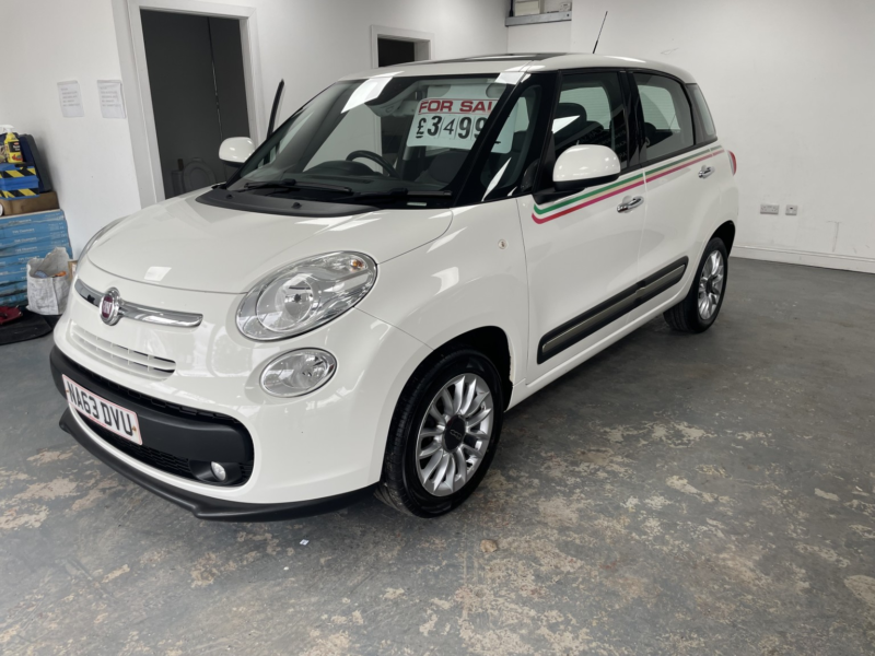 2013 Fiat 500l 1.4 Lounge in White — image 1