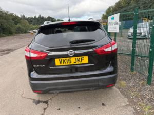 2015 Nissan Qashqai 1.6 Dci Tekna SUV 5dr Diesel Manual 2WD Euro 5 (s/s) (130 Ps) in Black — image 6
