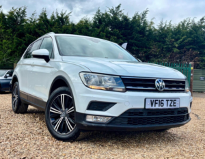 2016 Volkswagen Tiguan 2.0 Tdi Bluemotion Tech Se Navigation DSG 4motion Euro 6 (s/s) 5dr in White — image 3