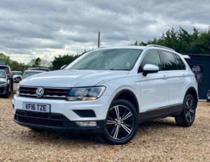 2016 Volkswagen Tiguan 2.0 Tdi Bluemotion Tech Se Navigation DSG 4motion Euro 6 (s/s) 5dr in White — image 4