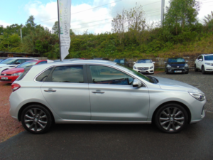 2018 Hyundai I30 1.4 I30 Prem 1.4t 140ps * 1 Owner * Full Dealer Service History * Lez Compliant * Finance Available in Silver — image 2