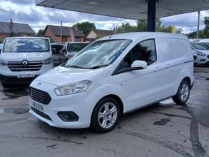 2021 Ford Transit Courier Courier Ecoboost Limited — image 2