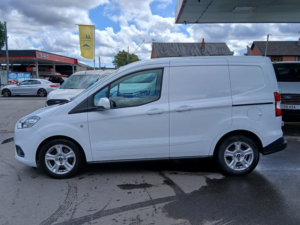 2021 Ford Transit Courier Courier Ecoboost Limited — image 5
