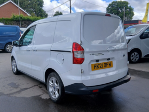 2021 Ford Transit Courier Courier Ecoboost Limited — image 6