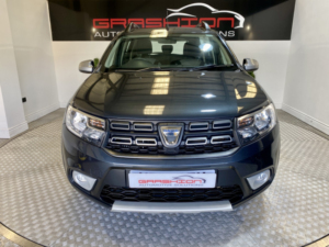 2018 Dacia Sandero Stepway 0.9 Tce Comfort in Grey — image 2