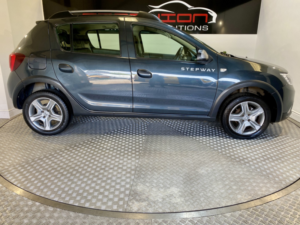 2018 Dacia Sandero Stepway 0.9 Tce Comfort in Grey — image 5