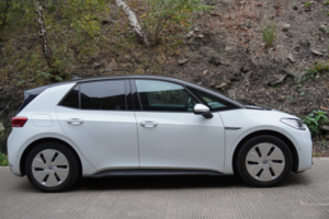 2022 Volkswagen Id.3 Pro Performance 58kwh Family in White — image 6
