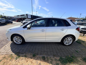 2017 Citroen C4 1.2 Puretech Flair Euro 6 (s/s) 5dr in White — image 5