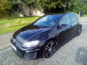 2016 Volkswagen Golf Gtd 2.0 Tdi Bluemotion Tech in Black — image 3