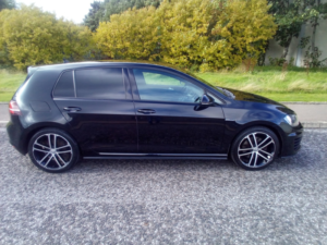 2016 Volkswagen Golf Gtd 2.0 Tdi Bluemotion Tech in Black — image 4