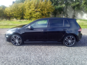 2016 Volkswagen Golf Gtd 2.0 Tdi Bluemotion Tech in Black — image 5