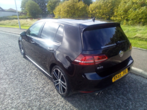 2016 Volkswagen Golf Gtd 2.0 Tdi Bluemotion Tech in Black — image 6