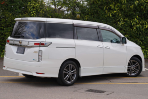 2012 Nissan Elgrand 2.5 Highway Star Urban Chrome 5dr 7 Seats in White — image 4