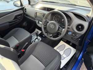 2018 Toyota Yaris 1.5 Vvt-H Icon Tech in Blue — image 2