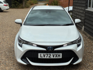 2022 Toyota Corolla 1.8 Vvt-H CVT Euro 6 (s/s) 5dr in White — image 2