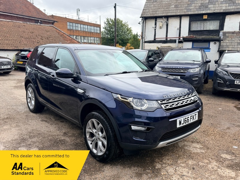 2016 Land Rover Discovery Sport Td4 Hse in Blue — image 1