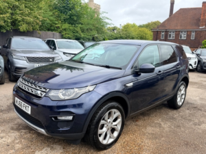 2016 Land Rover Discovery Sport Td4 Hse in Blue — image 2