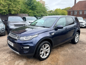2016 Land Rover Discovery Sport Td4 Hse in Blue — image 4