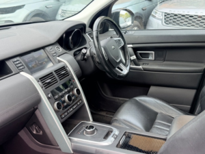 2016 Land Rover Discovery Sport Td4 Hse in Blue — image 5