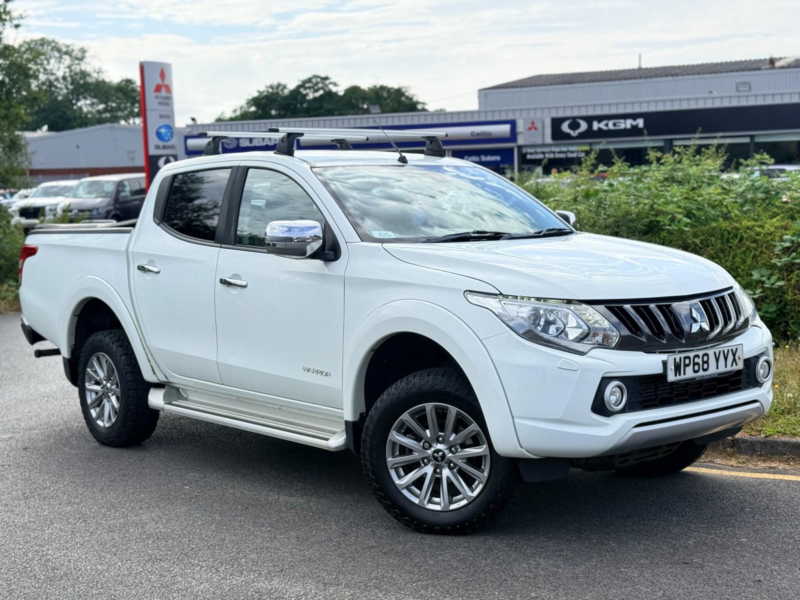 2019 Mitsubishi L200 2.4 Di-D Dc Warrior 4WD Euro 6 4dr in White — image 1
