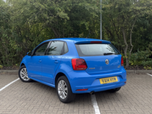 2014 Volkswagen Polo 1.2 Tsi Bluemotion Tech Se in Blue — image 2