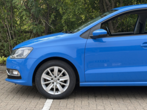 2014 Volkswagen Polo 1.2 Tsi Bluemotion Tech Se in Blue — image 3