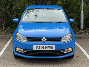2014 Volkswagen Polo 1.2 Tsi Bluemotion Tech Se in Blue — image 5