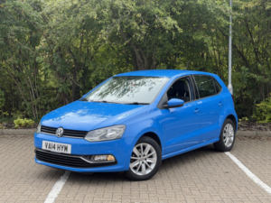 2014 Volkswagen Polo 1.2 Tsi Bluemotion Tech Se in Blue — image 6