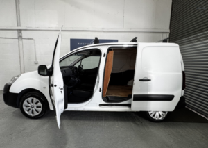 2017 Citroen Berlingo 1.6 Bluehdi 625 Enterprise in White — image 4