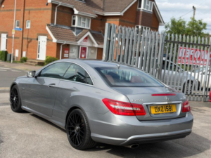 2012 Mercedes-Benz E Class 2.1 E250 Cdi Blueefficiency Sport G-Tronic+ Euro 5 (s/s) 2dr in Silver — image 4