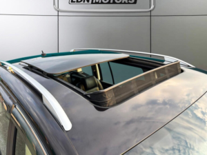 2013 Volkswagen Touran 1.4 Tsi Se DSG Euro 5 5dr Sun Roof in Purple — image 2