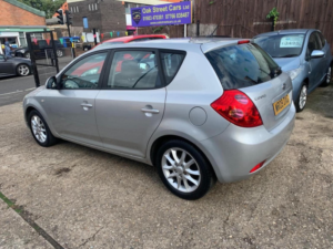 2009 Kia Ceed 1.6 Ls 5dr in Silver — image 5