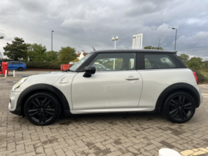 2018 MINI Hatch 2.0 3-Door Hatch Cooper S Sport in Silver — image 4