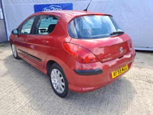 2009 Peugeot 308 1.6 Hdi Verve in Red — image 3