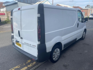 2004 Vauxhall Vivaro 1.9 2700 Dti Fwd L1 4dr in White — image 4