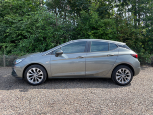 2016 Vauxhall Astra 1.4i Design Hatchback 5dr Petrol Manual Euro 6 (100 Ps) in Grey — image 6