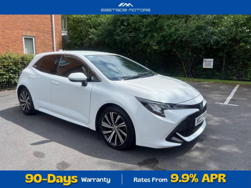 2022 Toyota Corolla 1.8 Vvt-H Design CVT Euro 6 (s/s) 5dr in White — image 1