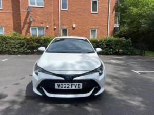 2022 Toyota Corolla 1.8 Vvt-H Design CVT Euro 6 (s/s) 5dr in White — image 2