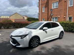 2022 Toyota Corolla 1.8 Vvt-H Design CVT Euro 6 (s/s) 5dr in White — image 3