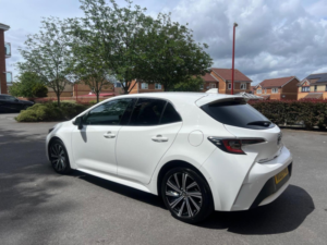 2022 Toyota Corolla 1.8 Vvt-H Design CVT Euro 6 (s/s) 5dr in White — image 5
